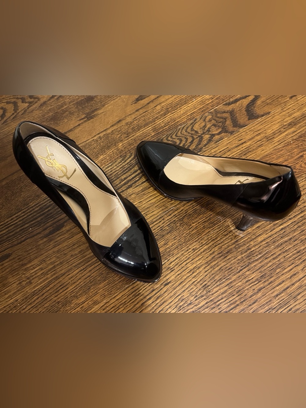 Yves Saint Laurent/Black Patent/Black Leather/Subtle pointed-Toe Platform Pumps!
